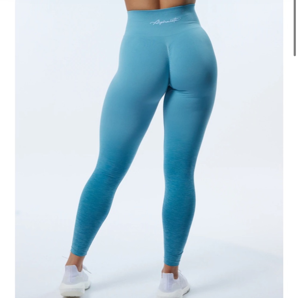 Ombré ocean amplify